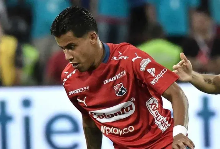 Sebastián Macías con el DIM