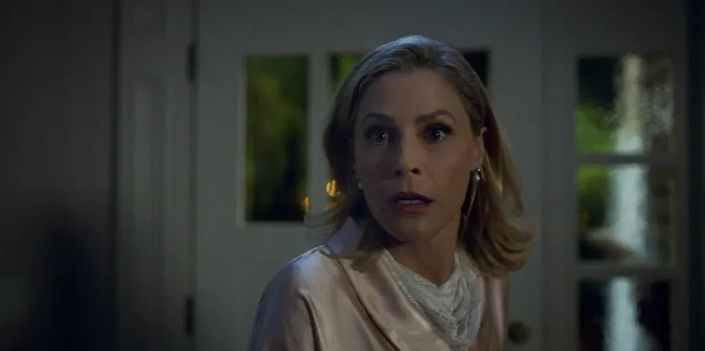 En la imagen: Julie Bowen como Pam Hughes en Totally Killer | Crédito: Prime Video