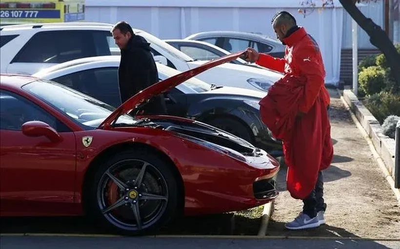 Vidal y el Ferrari que chocaría pocos días después