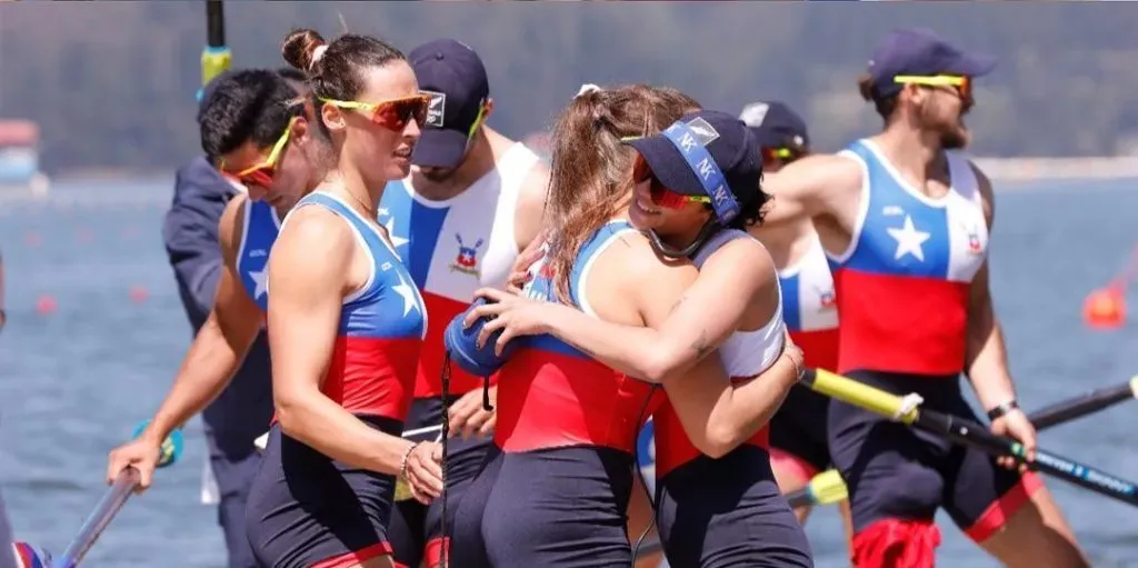 El Team Chile suma una medalla de plata en el remo ocho mixto con timonel. Fuente: Photosport.