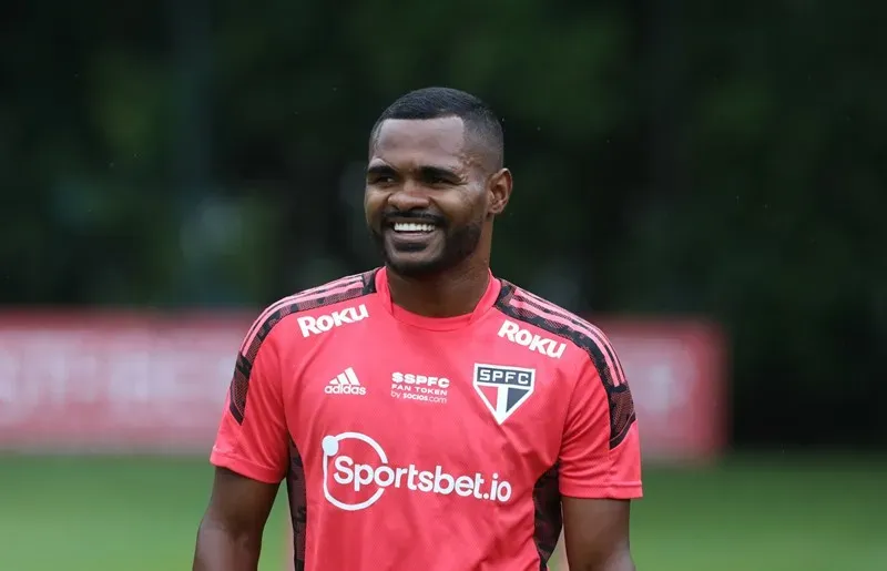 Nikão em ação pelo São Paulo – Foto: Rubens Chiri / saopaulofc.net