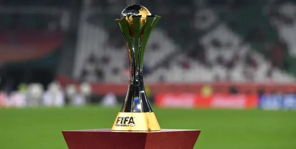 El trofeo que se disputarán los 32 equipos [Foto: FIFA]