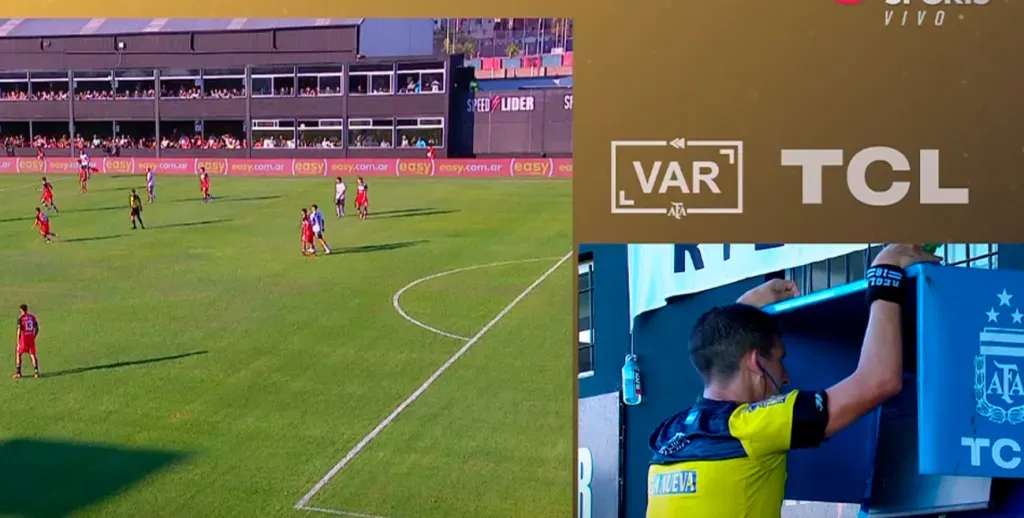 Merlos revisando la jugada por segunda vez.