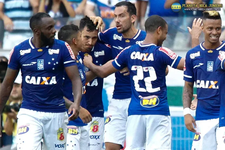 El exBoca anotó un golazo.