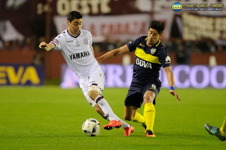 Pérez intenta recuperar la pelota. Foto: Prensa CABJ.