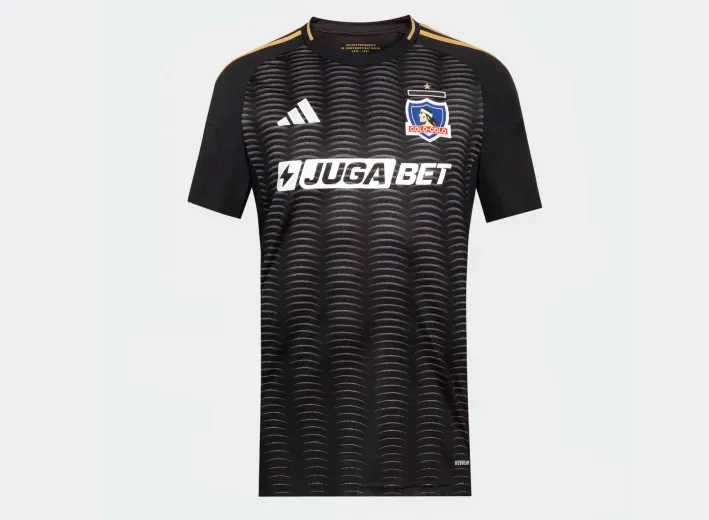 Segunda camiseta de Colo Colo 2025.