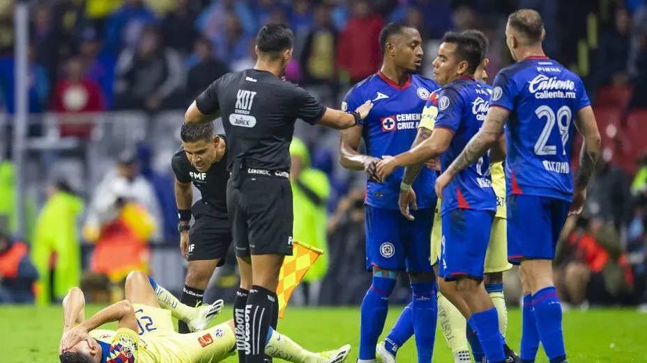 Cruz Azul pierde a Willer Ditta por sus duras palabras contra Marco Ortiz.