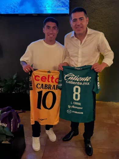El encuentro de Román con Cabral en México. (Instagram)