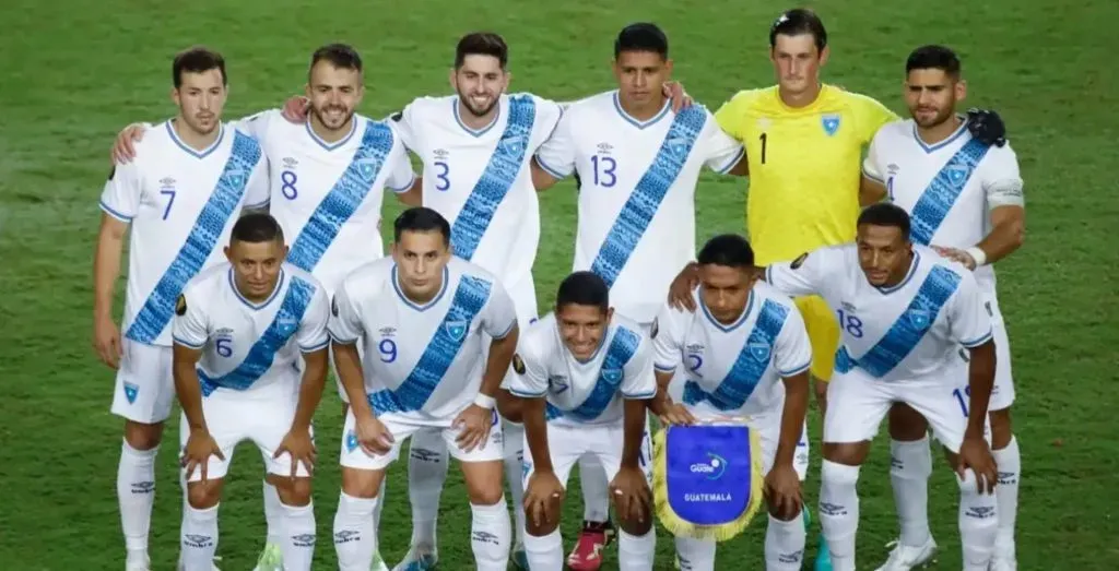 Selección de Guatemala posa para foto – Prensa Libre: Fedefut