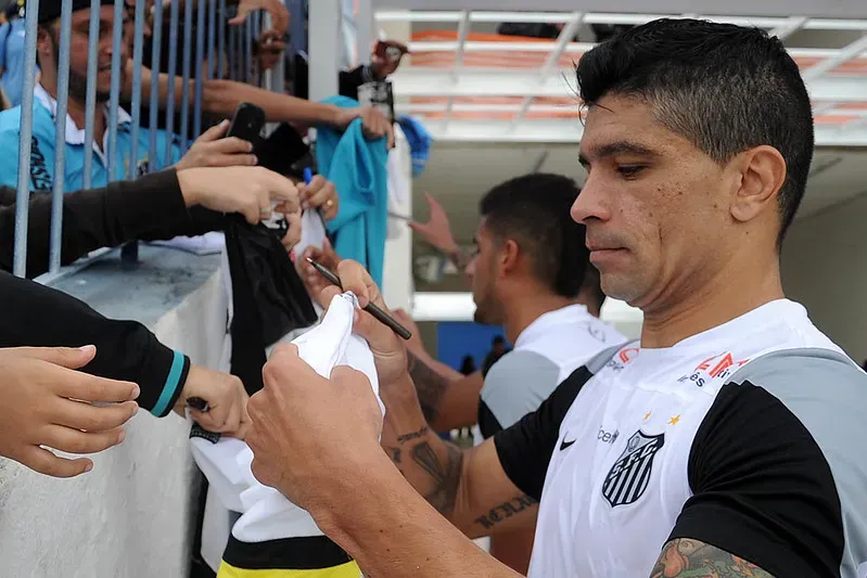 Jogadores se manifestam após rebaixamento do Santos para a segunda