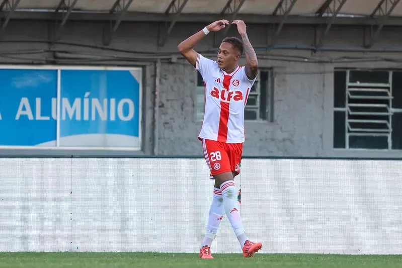 Vitinho foi o destaque do Internacional no jogo de ida contra o Caxias. Foto: Ricardo Duarte