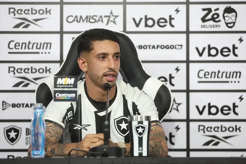 Santiago Rodríguez foi apresentado pelo Botafogo. Foto: Vitor Silva/Botafogo
