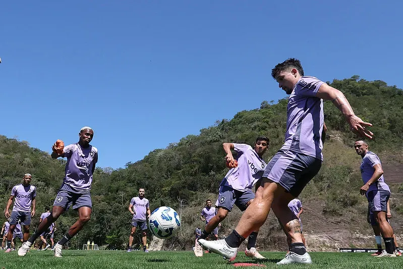 Elenco do Botafogo retornou aos treinos. Foto: Vitor Silva/Botafogo