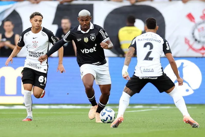 Botafogo saiu atrás no placar contra o Corinthians. Foto: Vitor Silva/Botafogo