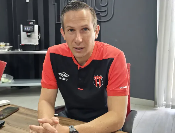 León Weinstok – Directivo de Alajuelense