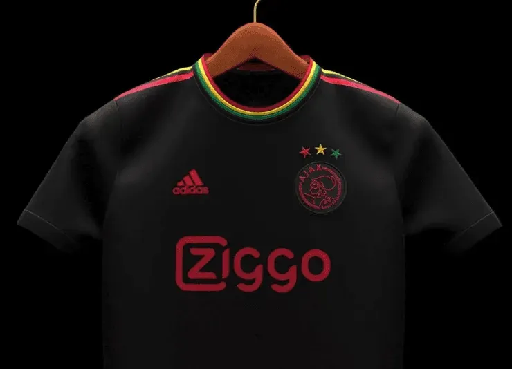 Possível nova camiseta do Ajax em homenagem a Bobo Marley. (Foto: Footy Headlines)