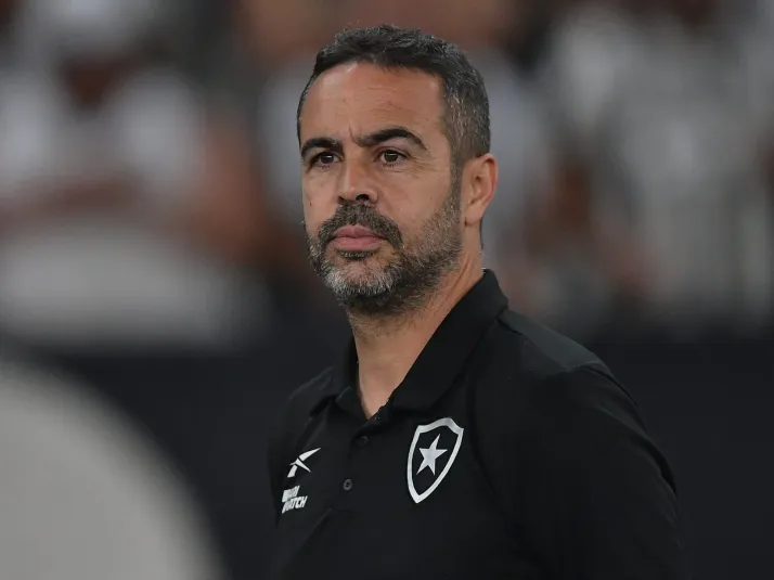 Jornalista elogia reforços do Botafogo e destaca expectativa em lateral