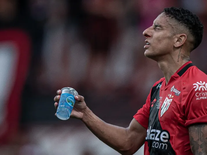 De volta, Bruno Tubarão projeta sequência no Atlético-GO: "Estou zerado"