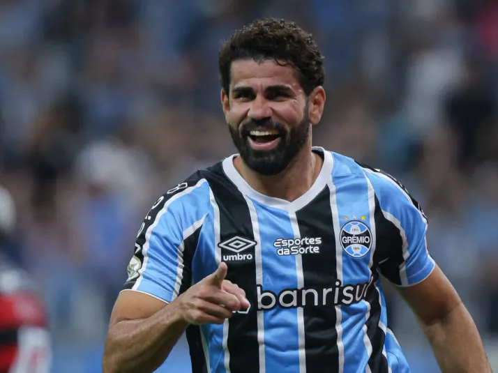 Diego Costa comunica Grêmio sobre futuro