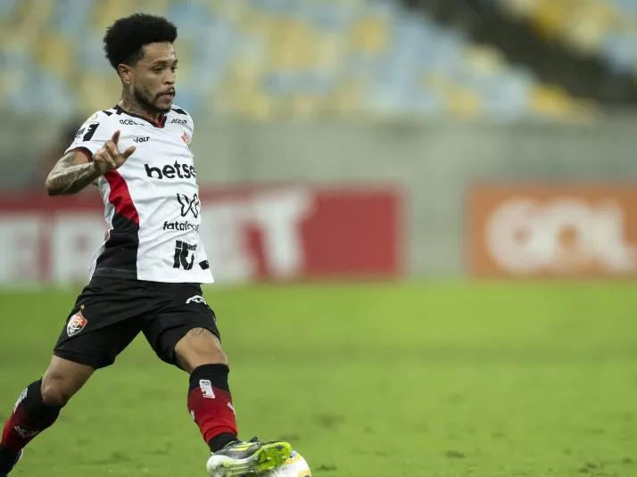 Presidente do Vitória abre o jogo e notícia sobre Matheusinho ferve no Cruzeiro