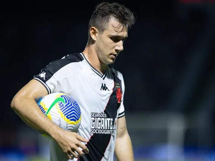 Lucas Piton faz comentário importante no Vasco sobre briga pela Libertadores