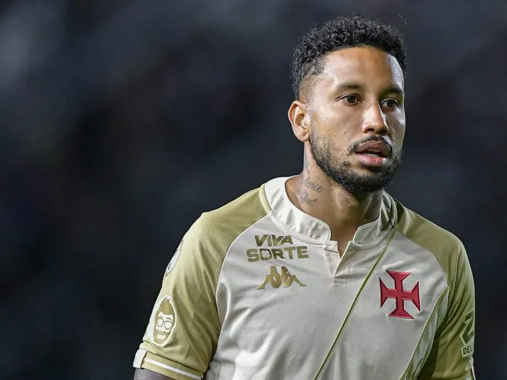 Vasco toma decisão de última hora sobre Jair e 'ferve' torcida