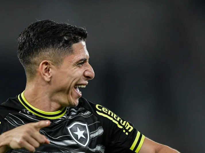 Savarino deixa recado após vitória do Botafogo 