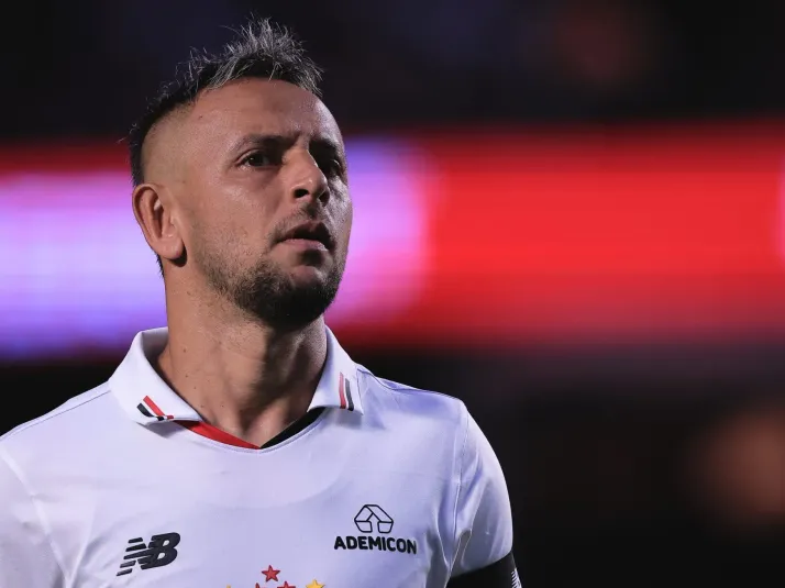 Chegada de lateral no São Paulo ganha novidade após renovação com Rafinha