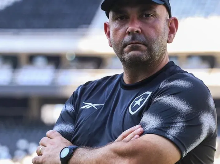 Interino do Botafogo detalha preparação para vinda de novo comandante