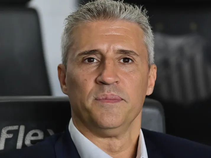 Crespo é avisado que Cedric está recuperado de lesão e lateral deve voltar ao São Paulo