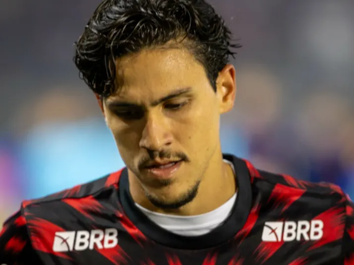 Flamengo: Pedro sente a coxa e é levado ao hospital