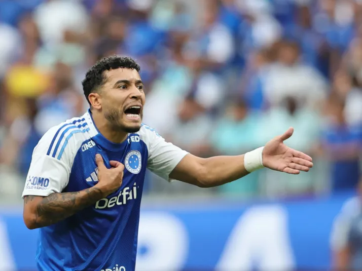 William é detonado pela torcida após empate do Cruzeiro
