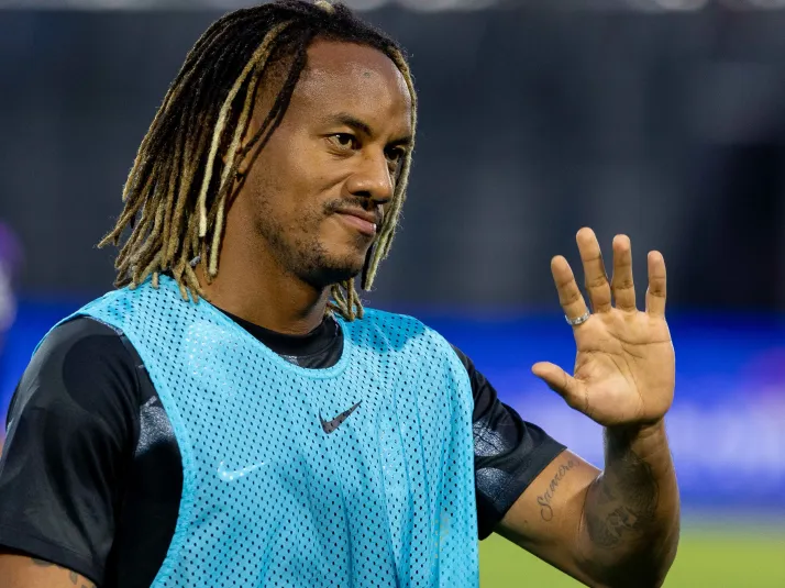 Carrillo, do Corinthians, manda recado direto para o Cruzeiro após derrota