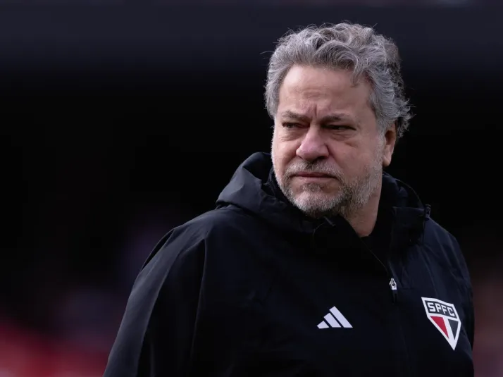 Pedido de impeachment pressiona Casares no São Paulo