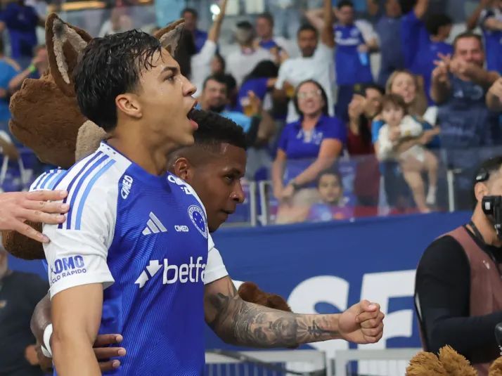 Kaio Jorge completa 24 anos e celebra temporada histórica no Cruzeiro