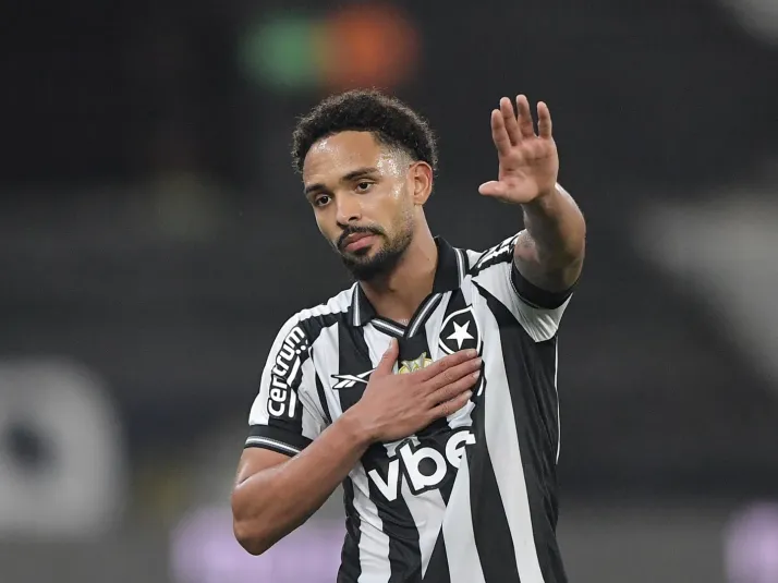 Botafogo define valor para negociar Vitinho