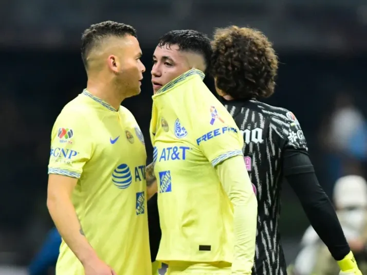 La celebración de Fernando Hierro y Amaury Vergara por la eliminación de América