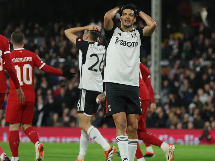 Raúl Jiménez y Fulham eliminados de la Carabao Cup a manos del Liverpool