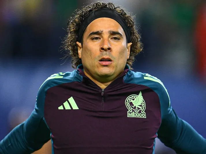 El dinero que perdió Guillermo Ochoa para seguir en Europa