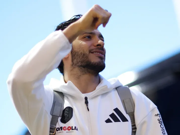 Jiménez tiene un gran gesto con la afición de los Wolves en su regreso