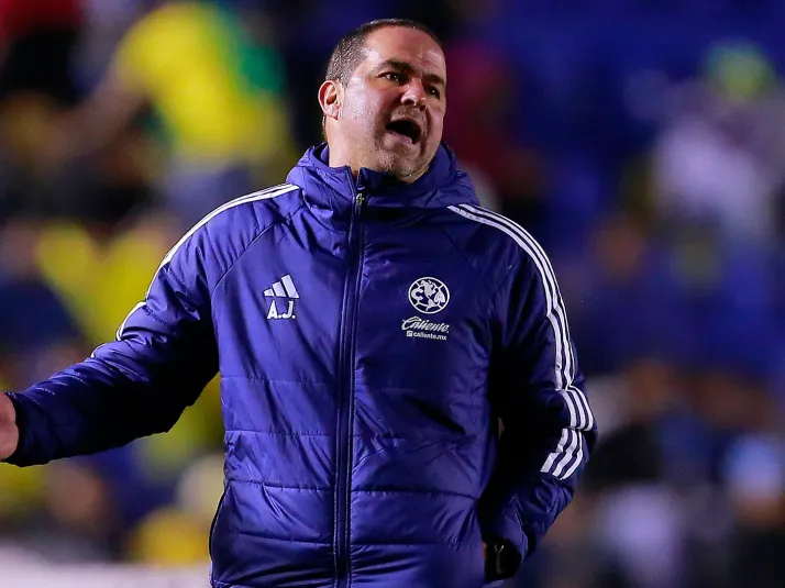 Jardine lo descartó, pero la directiva del América aún lo sostiene