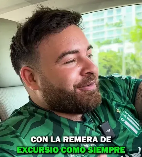 Mauro, siempre con la camiseta de Excursionistas.