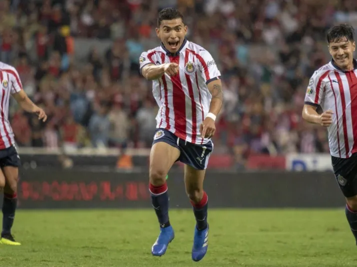 Oficial: Chivas recibirá a Pachuca con la camisa titular