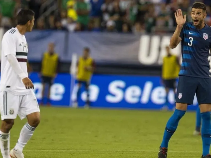 "No fue profesional": Zaldívar sobre las burlas de Miazga a Lainez