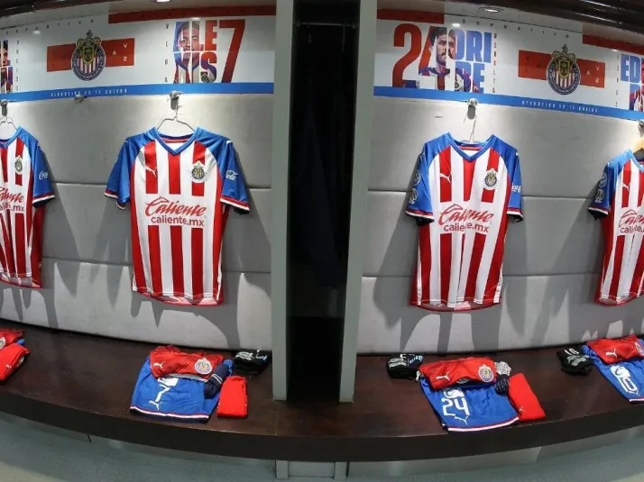 Chivas repite la playera principal frente a Santos