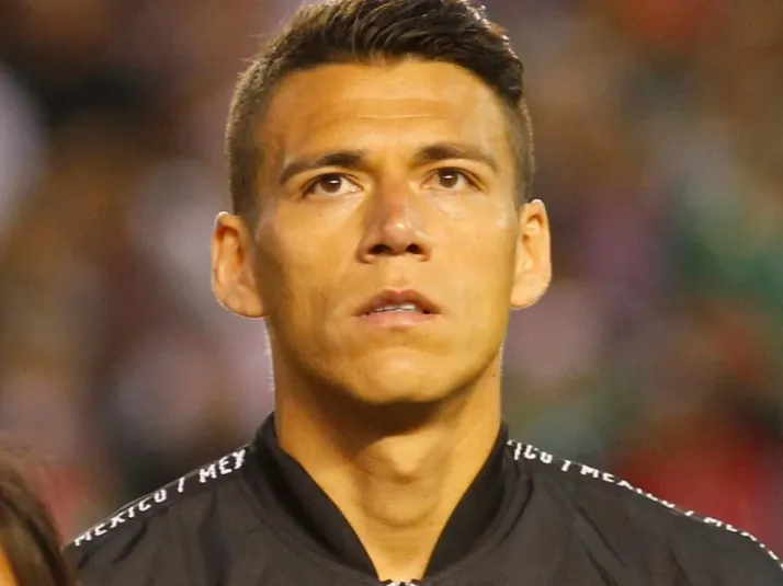 Reportan que Héctor Moreno no llegará a Chivas