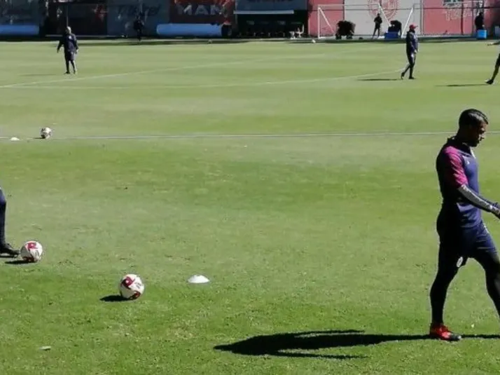 Chivas realiza su primer entrenamiento con miras al estreno