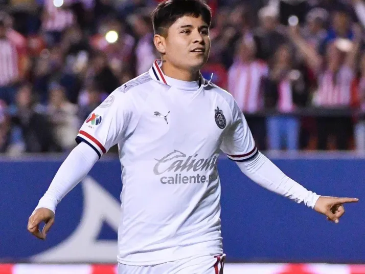 Chivas busca competencia o sustituto a "Chofis" López