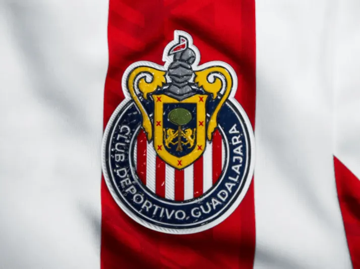 Chivas presenta sin algarabía sus nuevas playeras