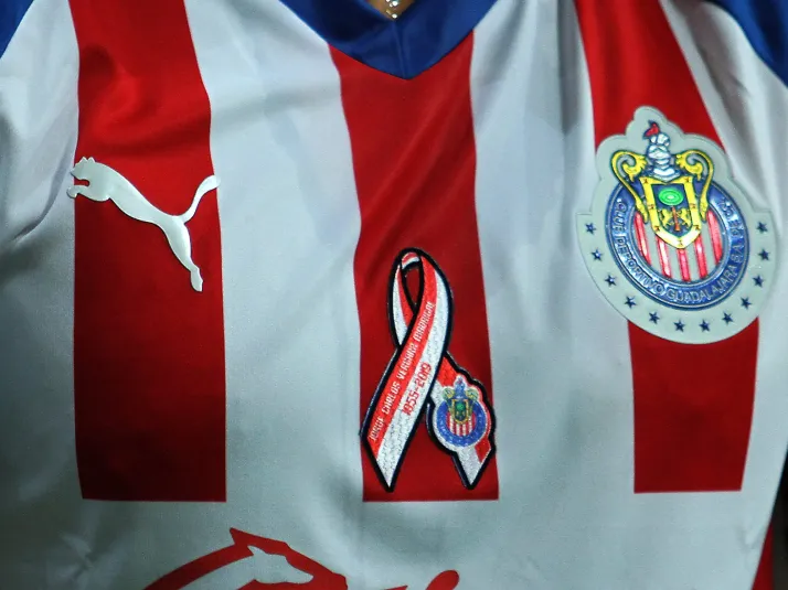 Lloró en una cancha por crisis de Chivas y hoy se despidió del futbol profesional